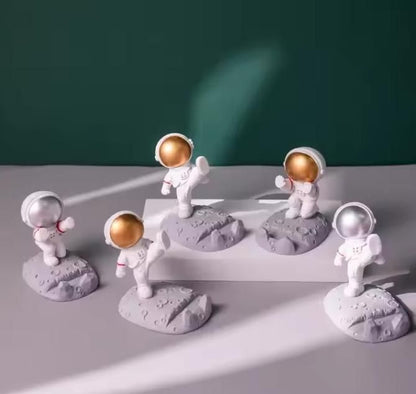 Astronaut Mobile Phone Holder – Nordic Design Desk Stand for Smartphones